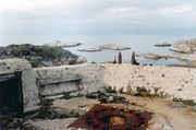 Позиция корабельного орудия на берегу губы Малонемецкая. Фото М. В. Борисенко. Фото М. Борисенко. Архив В. А. Мацак 