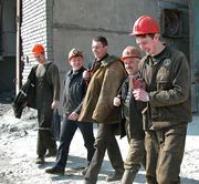 После смены. Шахта «Глубокая» Фото М. Борисенко 