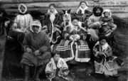 Ненцы, или самоеды. Почтовая открытка. Начало 1900-х гг. Архив Ю. П. Смурова 