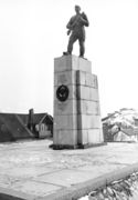 Памятник советским солдатам-освободителям в г. Киркенес Фото Л. Федосеева 