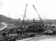 Установка в 1968 г. танка Т-34 — памятника-монумента в честь освобождения пос. Печенга в октябре 1944 г. Из фондов ПКМ 