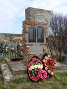 Памятник погибшим землякам Источник: www.murmantourism.ru 