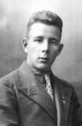 Лопинцев Алексей Дмитриевич. Первый чемпион первого Праздника Севера по лыжным гонкам, мастер спорта СССР Архив С. Н. Дащинского 