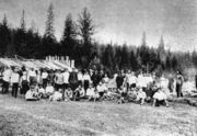 Высланные ингерманландские финны в Хибинах. Лето 1932 г. Фото из домашнего архива Тойво Флинка. Из кн.: Невалайнен Пекка. Исход: Финская эмиграция из России 1917–1939 гг. 