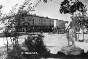 Поселок Никель, ул. Победы. 1960-е гг. Архив В. А. Мацак 