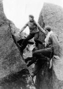 Оз. Сейдозеро. Поиски входа в пещеру, описанного А. В. Барченко. 1962 г. Архив Беляева А. В. 