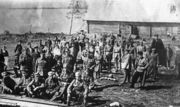 Сербы, шотландцы и добровольцы Мурманской армии на станции Сорока (лето 1918). Архив Тучкова А. И. 