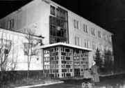 «Хрущевская» гостиница в авиагорнизоне под Оленегорском Фото Л. Федосеева 