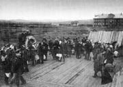 Танцплощадка в Верхнем монастыре в 1930-е гг. Из кн.: Turjanmeren Maa: Petsamon historia 1920–1944  