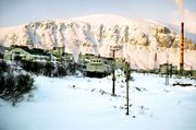 Кировск. Вид на Апатит-нефелиновую фабрику N 1 ОАО «Апатит». 2003. Фото С. Хитрова 