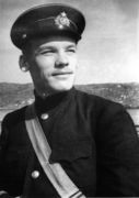 Столбов Н. Г., старший лейтенант, командир подводной лодки Щ-402 Из фондов Военно-морского музея СФ 