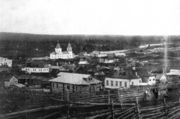 Село Кереть. Начало 1900-х гг.. На заднем плане храм св. вмч. Георгия, где почивали мощи прп. Варлаама Керетского